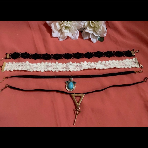 Jewelry - 4Pcs Choker